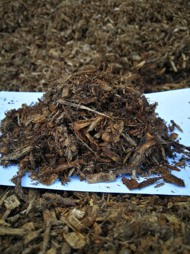 Natural Cedar Mulch Pick Up Water and Earth Landscaping Products